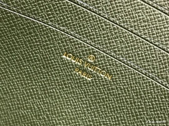 First bag LOUIS FELICIE VUITTON & STRAP GO 0801